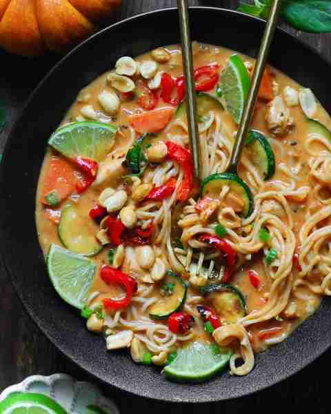 Thai Red Curry Chicken Ramen Soup.🫑🌶️🥒