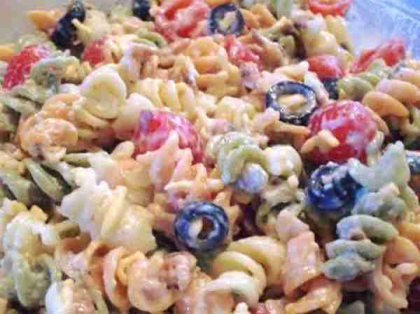 Ranch Pasta Salad With Bacon 1 (12 ounce) packageuncooked tri-colored rotini pasta 10 slices bacon 1...