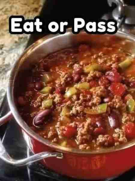 Wendy's Chili Save this recipe for a crisp fall day ❤️ Ingredients 2 pounds fresh ground beef 1 quar...