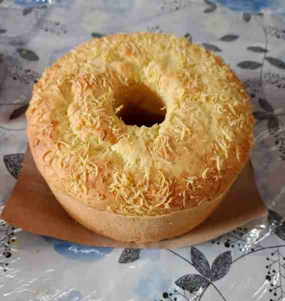 Resep Brudel Manado Bahan - bahanya : 500gr Terigu 200gr Mentega/Margarin 2btr Telur 1sdm Ragi ins...