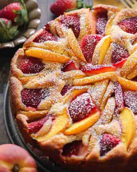 Strawberry Peach Greek Yogurt Cake.🍓🍑 Only 20 minutes of prep!🍓🍑 You can use canned peaches, nec...