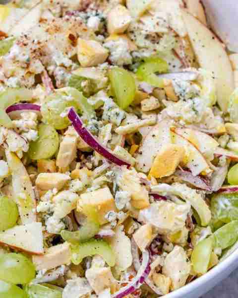 This Waldorf Chicken Chopped Salad keeps you full without the carb crash! <3 With a delicious cream...