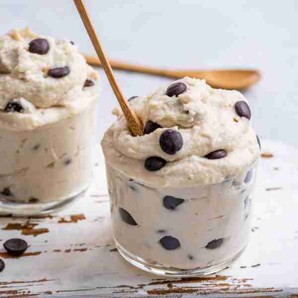 Meet our Protein-Packed Cottage Cheese Cookie Dough – a creamy, delicious, and ridiculously EASY twi...