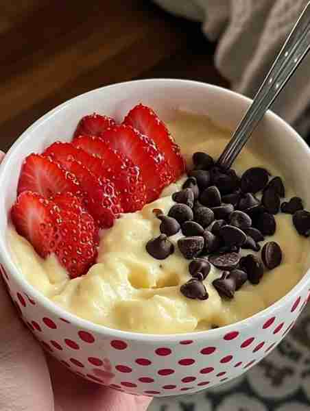 I cannot go one day without eating my 2 point "dessert". Plain nonfat Greek yogurt 0 Strawberries 0...