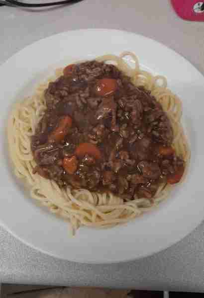 Spaghetti & gravy mince by Kye
