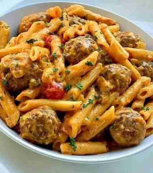 Penne pasta with meat balls 😍 Step 1 Prepare the meatballs 1kg Ground beef mix ¼ cup breadcrumbs ½...