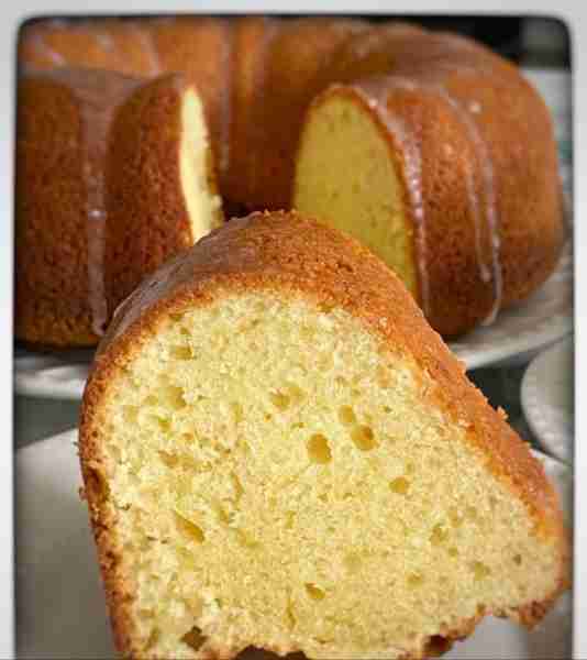 Easy Orange Cake – Freshly Squeezed & Bursting with Citrus Flavor! Made with real orange juice, this...