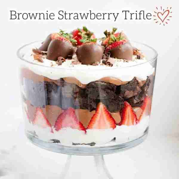 STRAWBERRY BROWNIE TRIFLE 😍 https://www.iheartnaptime.net/brownie-strawberry-trifle/