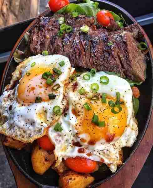 A delicious Steak and Eggs Skillet with crispy potatoes and a fresh salad. Ingredients: For the Ste...