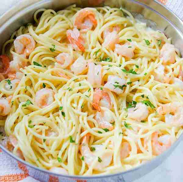 Four Cheese Garlic Shrimp Pasta! This tastes Incredible! 🍤 RECIPE BELOW!