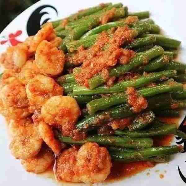 Tumis Buncis Udang . Bahan : - Udang 250 gr - Buncis seiket - Cabe Merah - Cabe Rawit - Lengkuas - J...