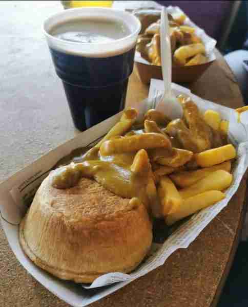 Balti pie, Chips, Curry sauce and a pint 👌