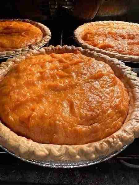 Black Folks Sweet Potato Pie Recipe 🥧 Ingredients: For the Filling: 2 cups mashed sweet potatoes (a...