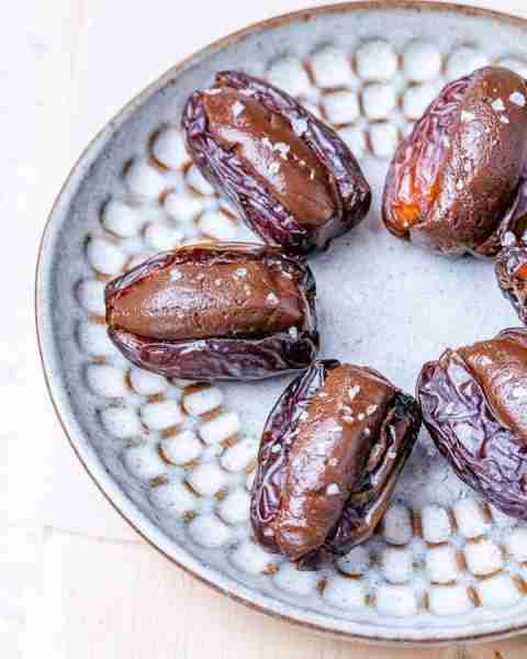 🍫Indulge in the sweet and savory goodness of our Protein-Stuffed Dates! Each bite is a delightful e...