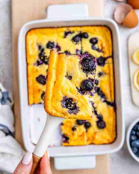 This Blueberry Cottage Cheese Bake is packed with protein, fiber, and fresh flavor! <3 The creamy c...