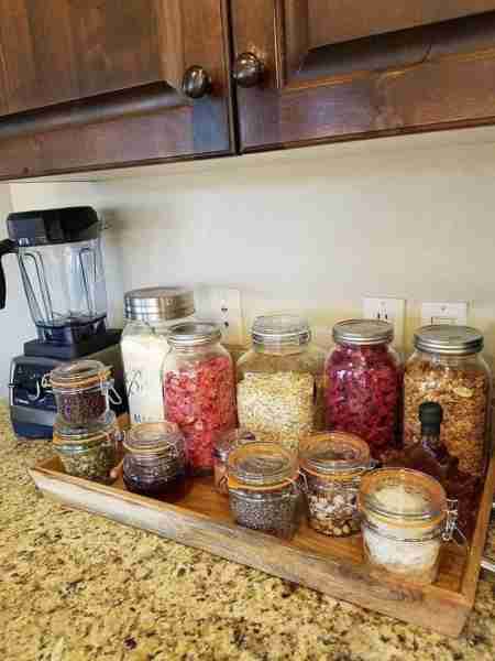 How about setting up your very own Countertop Breakfast Bar ? 😍✨ Jars are KILNER brand, although a...