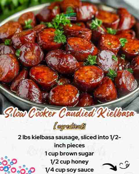 This Slow Cooker Candied Kielbasa is the perfect sweet and savory dish for your next gathering! 🥳🍯...