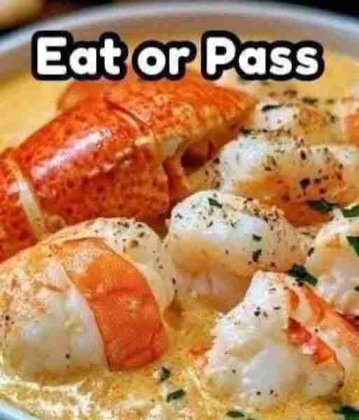 🦞 Seafood Bisque with Crab, Shrimp, and Lobster 🦐 Seafood Bisque Recipe Ingredients: - 1/2 lb crab...