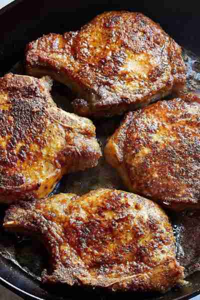 These Air Fryer Pork Chops are tender and juicy with the most delicious seasoning. Ingredients 3 bon...