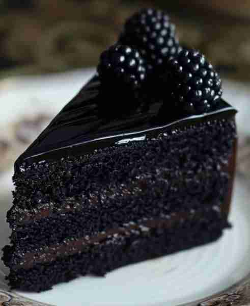 Elegant Black Velvet Cake 🍇🖤 Ingredients: For the Cake: 2 1/2 cups all-purpose flour 2 1/2 cups gr...