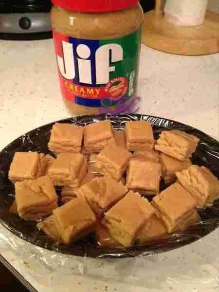 Need a snack idea? Here you go! Peanut Butter Microwave Fudge - Super Quick and Easy It takes less t...