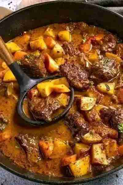 **Delicious Beef Stew** **Ingredients:** - 3 tbsp olive oil - 2 lbs beef cubes - 2 onions, chopped -...
