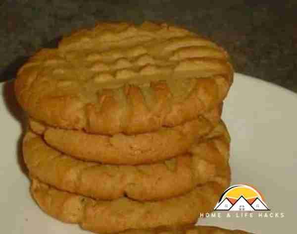 3 Ingredient Peanut Butter Cookies Ingredients: 1. 1 cup peanut butter (smooth or crunchy) 2. 1 cup...