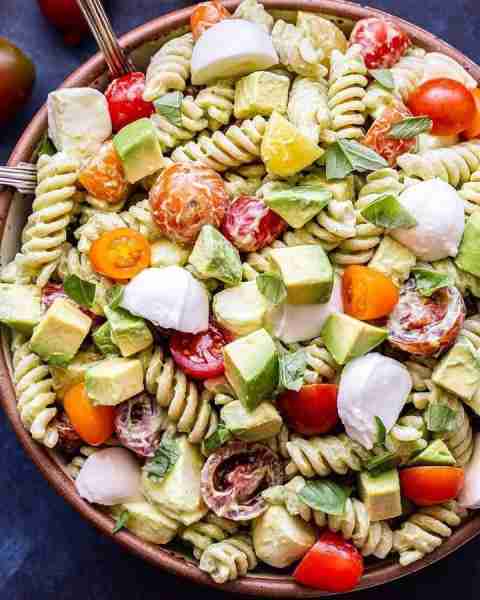 Tomato Avocado Pasta Salad – Creamy, Zesty & Fresh in Every Bite! Juicy tomatoes, creamy avocado, an...