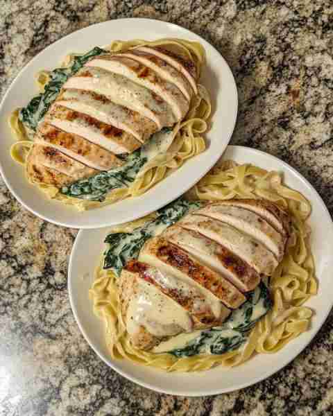 Grilled Turkey with Creamy Spinach Alfredo Herb-Grilled Turkey Breast with Garlic Spinach Alfredo Pa...