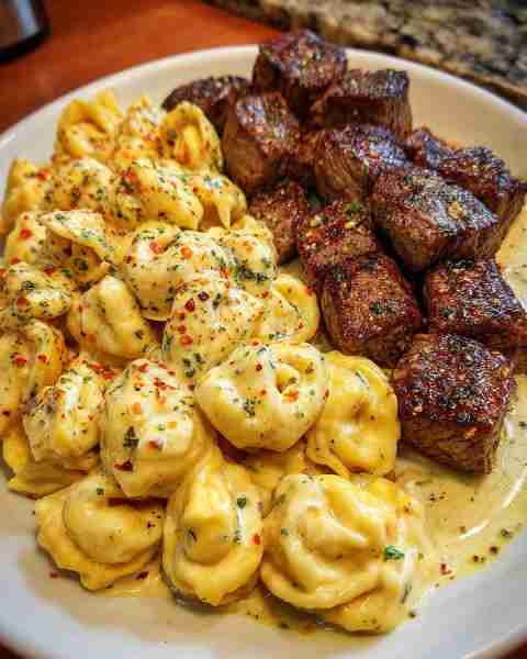 Garlic Butter Steak Bites with Creamy Alfredo Cheese Tortellini Ingredients: For the Steak Bites: 1...