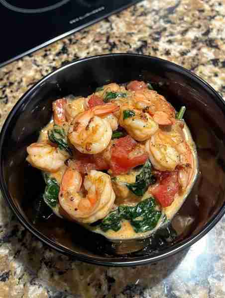 Everyone else in the house had Popeyes chicken 😭 I fought my temptations and cooked 👩🏻‍🍳 1 oz cr...