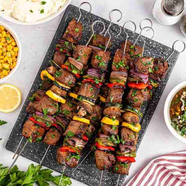 Marinated Beef Kabobs! 🇺🇸🍴 These Kabobs are perfect for summer grilling! RECIPE BELOW!