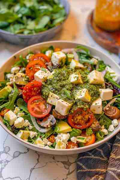 🥗🇮🇹🥑🍄🧀 Italian Chopped Salad with Creamy Avocado-Mushroom Pesto & Melted Mozzarella This vibrant...