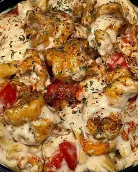 Seafood Linguine in Creamy White Wine Sauce _____Ingredients:_____ - 400g linguine pasta - 200g mixe...
