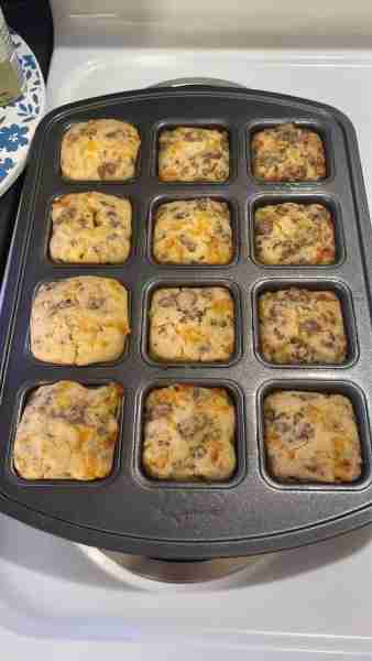 Easy breakfast on the go! Perfect for meal prepping. These are McGriddle muffins! 1 pound sausage 2...