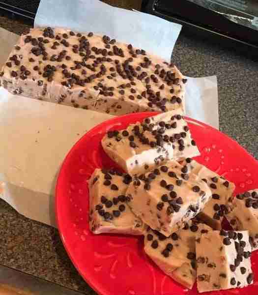 Cookie Dough Fudge 😋 - Try it, you will not regret it.. I know you will love it! Ingredients 1 stic...