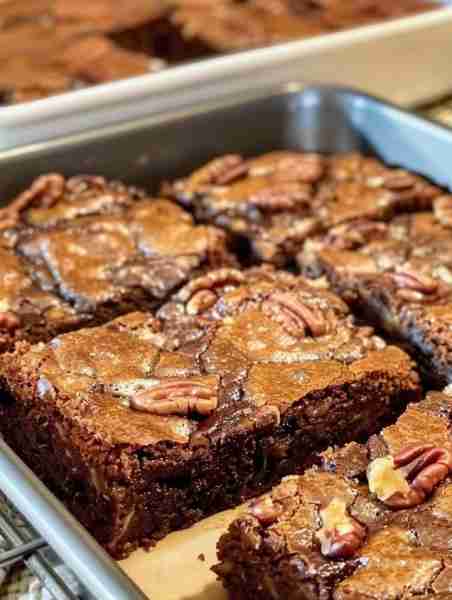 PECAN PIE BROWNIES 😊 Ingredients Brownies (Use a boxed mix, or use the following ingredients for ho...