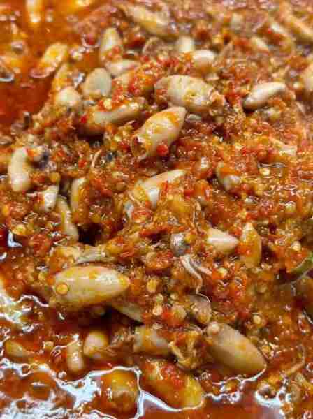 Resep Sambal Baby Cumi Bahan: - 1 Kg Baby Cumi Asin - 500 Gr Cabe Rawit - 500 Gr Cabe Merah Keriting...