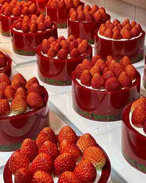 Strawberry cake 🍰