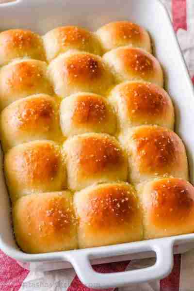 Homemade buns rolls Ingredients: 4 cups flour sifted 3 tsp crushed fennel seeds the coffee grinder...