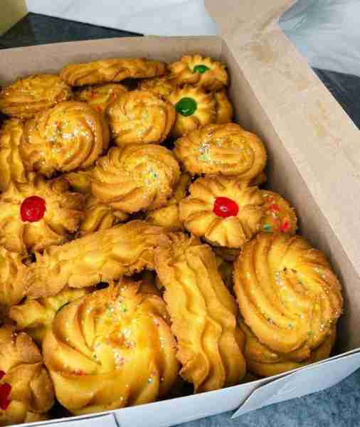 🍪 Easy Butter Cookies Ingredients: 1 cup (225g) unsalted butter 2/3 cup (80g) powdered sugar Recipe...
