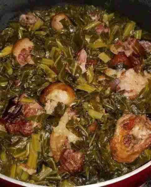 Collard greens and ham hocks smash or pass🤷🏾‍♀️