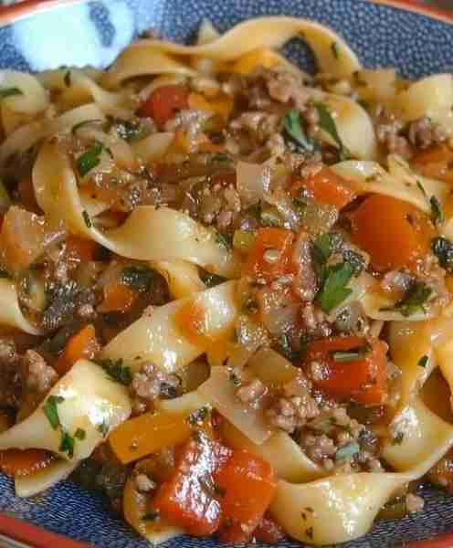 Hearty Beef and Tomato Pasta Here’s a delicious recipe for Hearty Beef and Tomato Pasta that’s perfe...