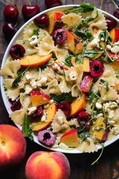 🍒🍑 SUMMER PASTA SALAD with Peaches, Cherries, Arugula, Feta, and Honey-Lemon Salad Dressing. 🍒🍑