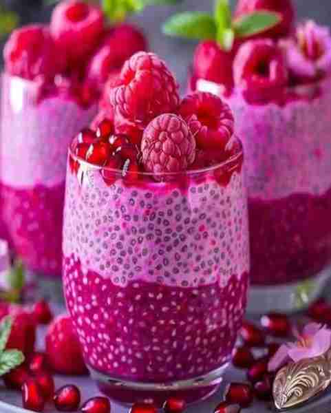 Pomegranate Raspberry Chia Dessert Recipe Ingredients: For the base: 1 cup fresh raspberries 1 table...