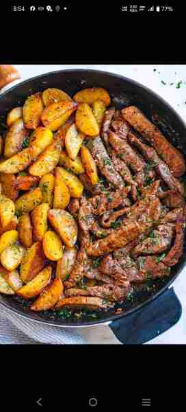 Garlic Butter Steak Bites with Potatoes Found in: file-CB7exdraJP16ke6Rh4ppvX Ingredients: 1 lb sirl...