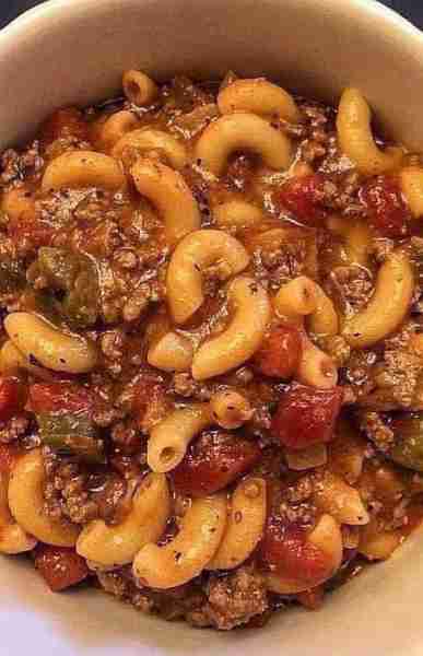 OLD FASHIONED GOULASH - OMG😱 DON'T LOSE THIS😋 INGREDIENTS 1 pound elbow macaroni 2 pounds ground b...