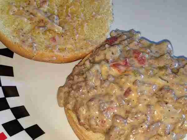 Davy Crockett Sandwich 😋 1lb ground beef 1/2 white onion 4oz Velveeta Salt & pepper 1 can of cream...