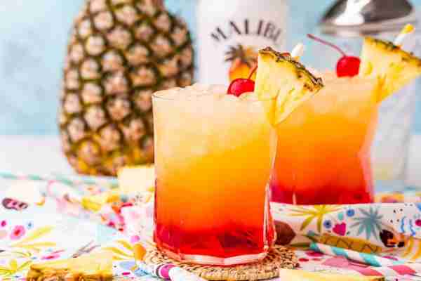 🍍🥥 Malibu Sunset Drink 🌺 🌟RECIPE IN COMMENTS🌟