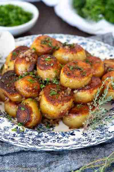 Melting Potatoes! 💖 These potatoes are bathed in butter, herb, and broth mixture and have carameliz...